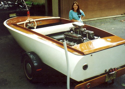 Missile v-drive speedboat