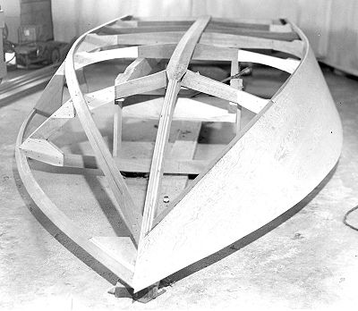 Stiletto plywood ski boat construction 16