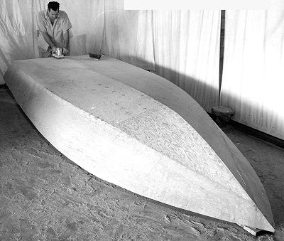 Stiletto plywood ski boat construction 22