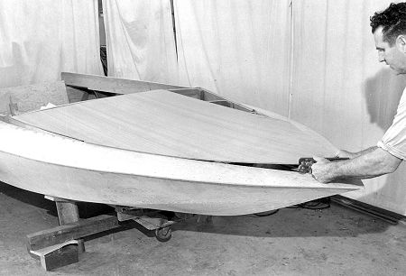 Stiletto plywood ski boat construction 29