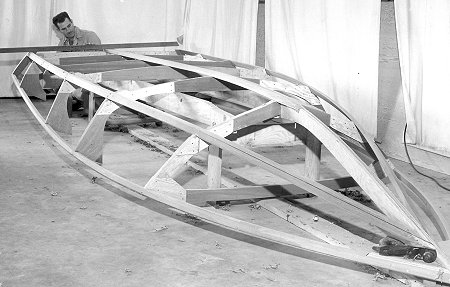 Stiletto plywood ski boat construction 7